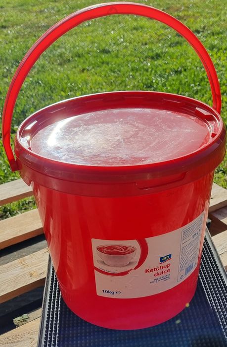 Galeti din plastic 5 si  10 kg/L