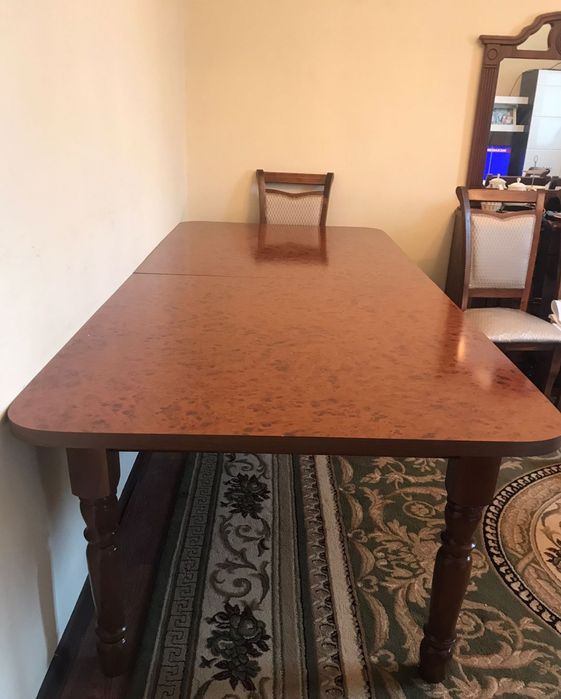 Продается деревянный  стол