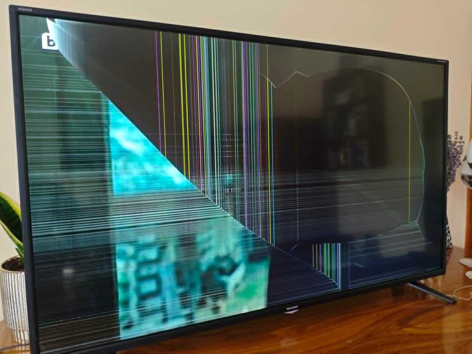 Телевизор Sharp Aquos 43 инча