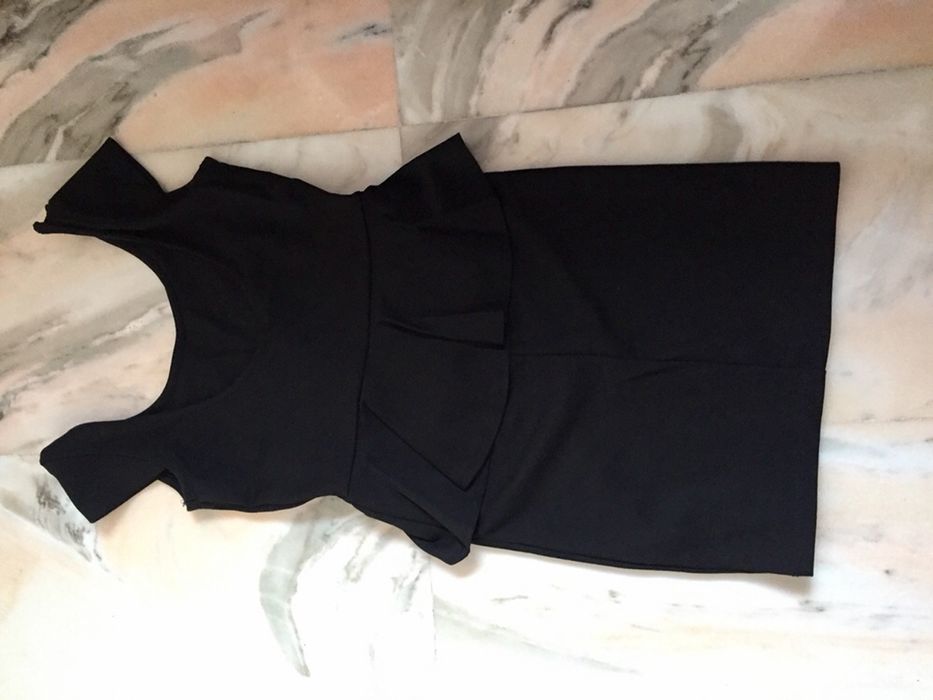 Rochie neagra Strandivarius