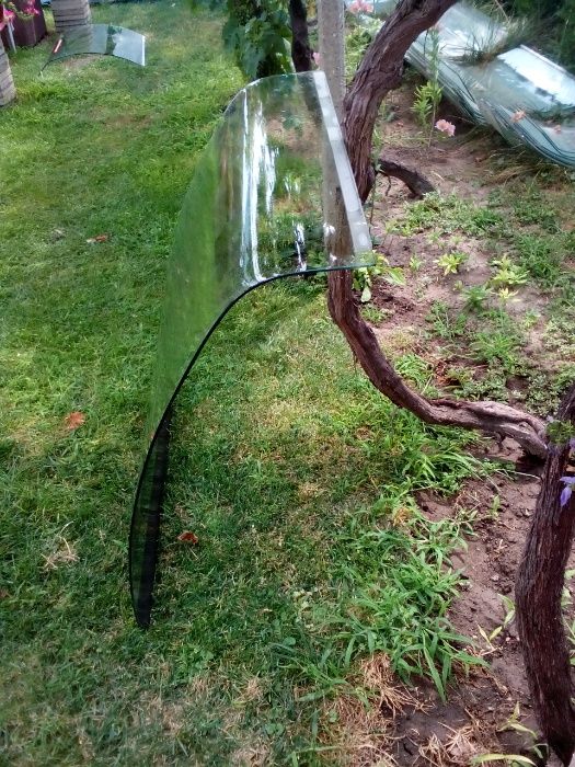 Извити стъкла за хладилни витрини