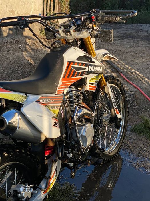 Продам Эндуро  YAMMA 250Куб торг на месте