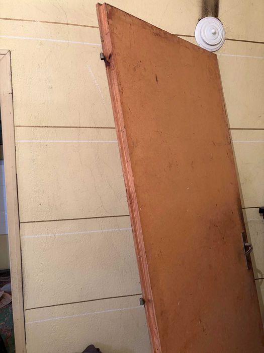 Продавам фазерни врати