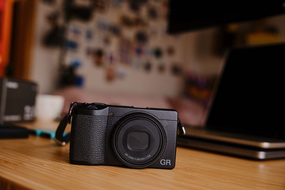 Фотоапарат Ricoh GR IIIx HDF с аксесоари в гаранция до 12.2026