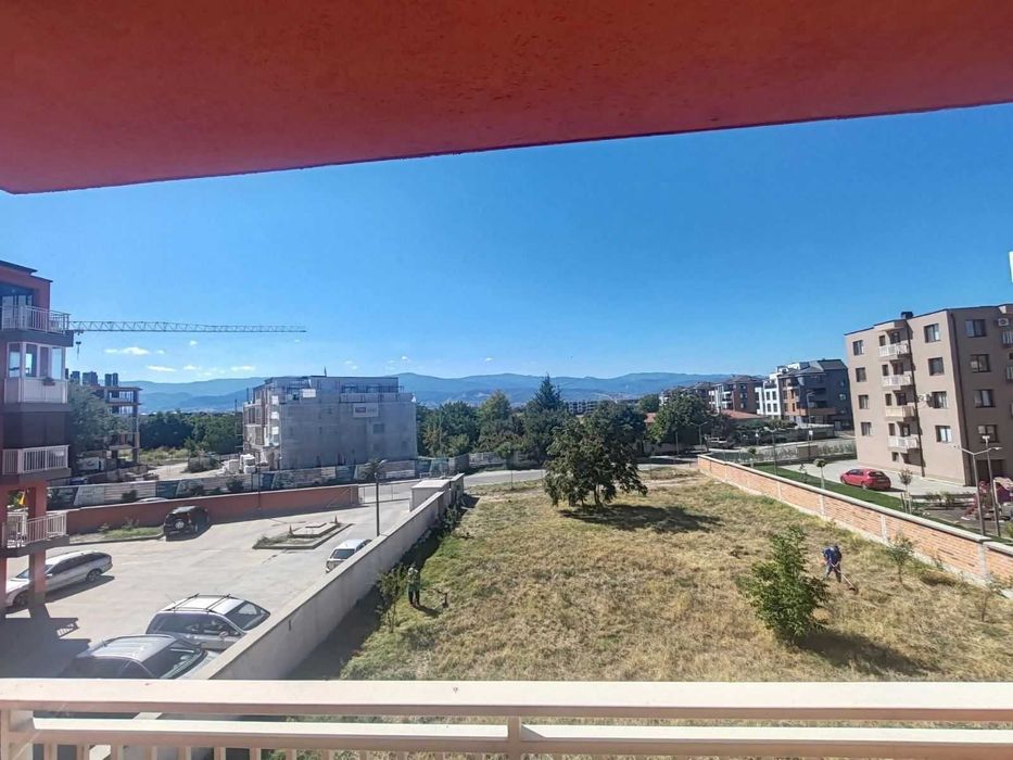 Дава се под наем Тристаен апартамент в Пловдив, Остромила - 118 кв.м за 650 € - Снимка #13