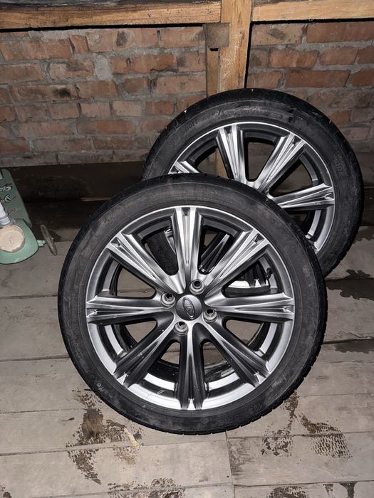 Атики на 16 на приору