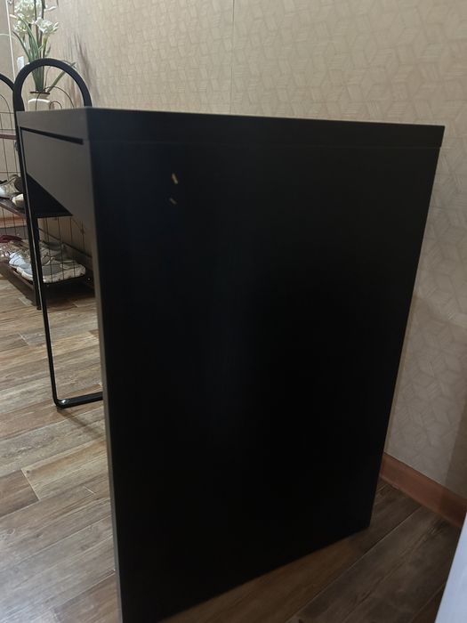 стол письменный IKEA Микке