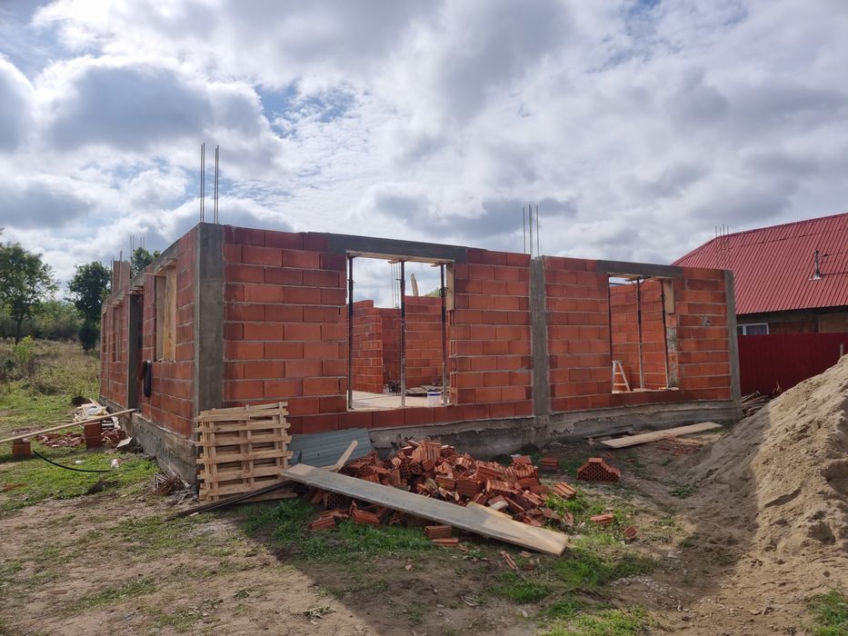 Casă nouă de vanzare