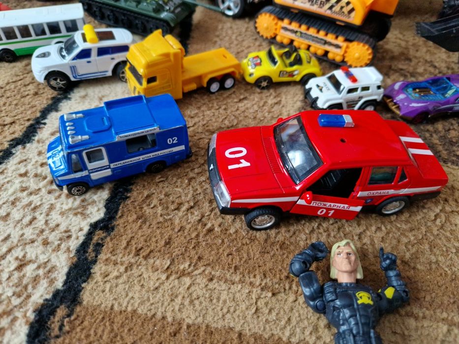 Продам игрушечные машинки