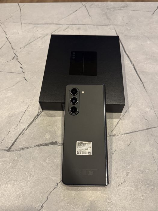 Samsung Galaxy Z Fold 5