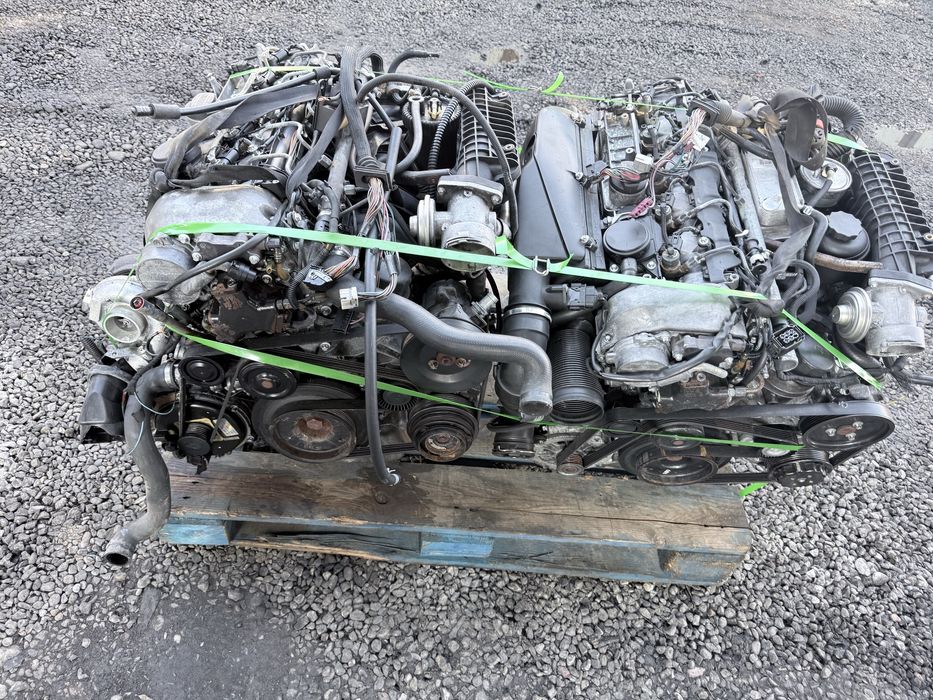 Мерседес дизел ом 612.  2.7 двигател