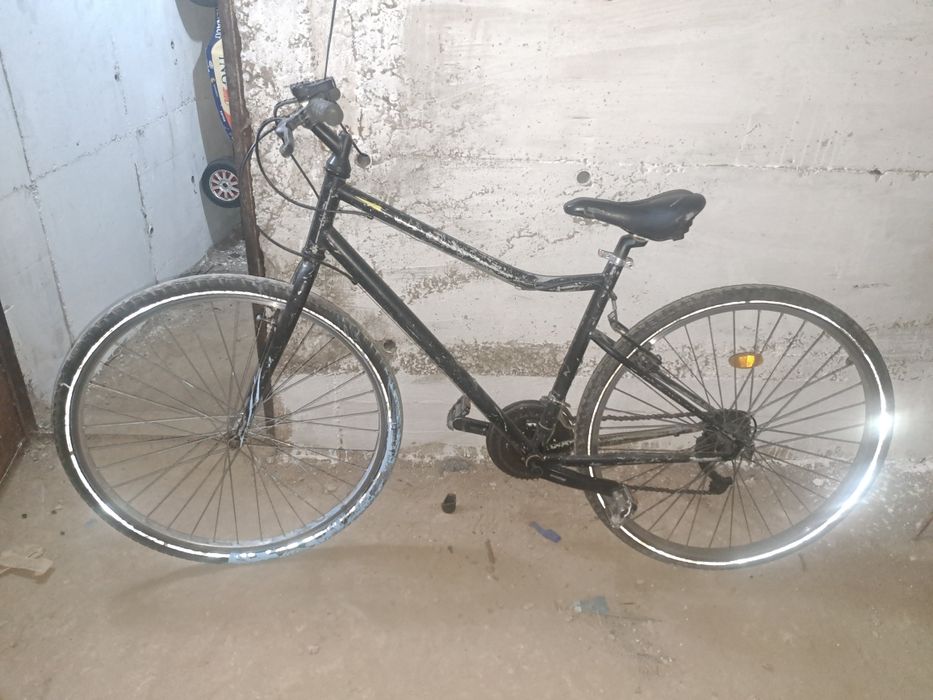 Vand / schimb bicicleta 29 " necesita mici reparati bună stare