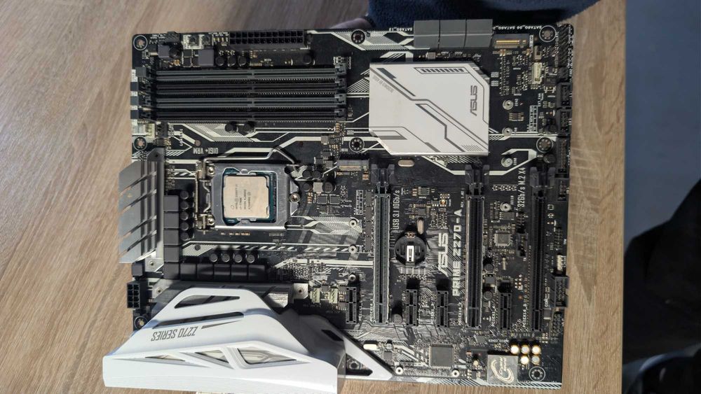 Kit Placă de bază ASUS Prime Z270-A + Procesor Intel i7-7700K