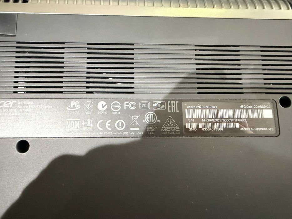 Laptop Acer Aspire V Nitro (VN7-792G) NEFUNCTIONAL, complet