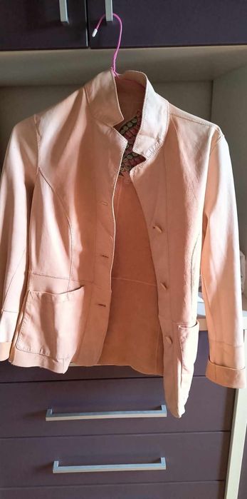 Jachă din  piele de mănușă