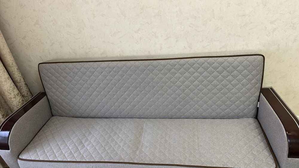 Диван в отличном состояний