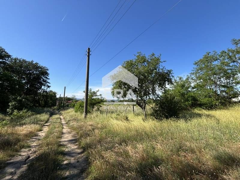 Урегулиран поземлен имот за продажба, със законна постройка, в м-т Бор