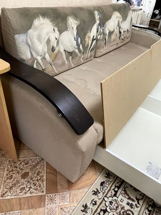 Срочно продается диван