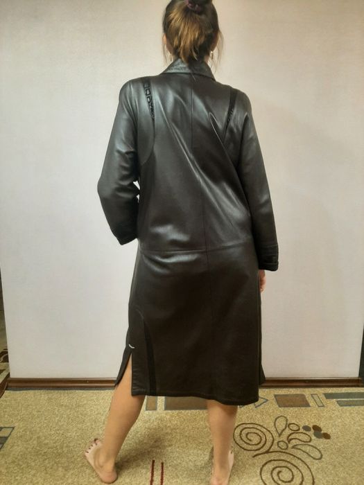 Продам кожаный плащ.