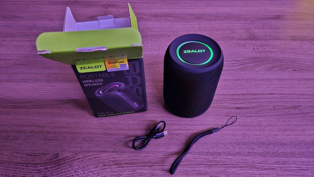 Портативна Bluetooth тонколонка Zealot S32 Pro