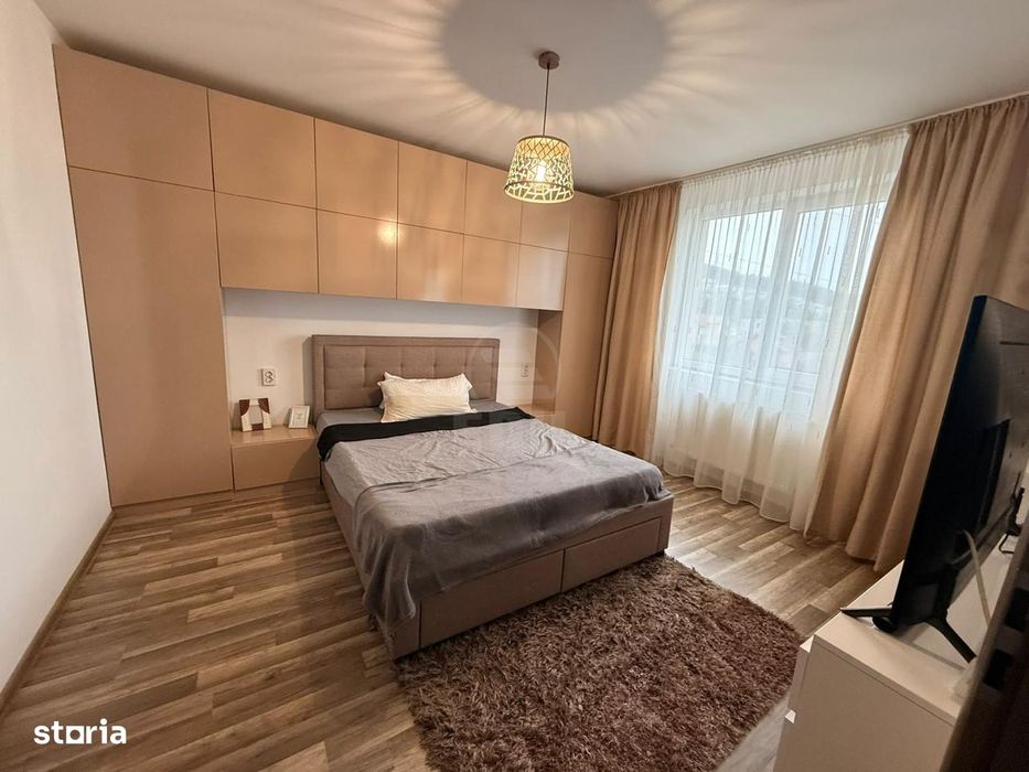 Apartament 2 camere semidecomandat zona Razoare