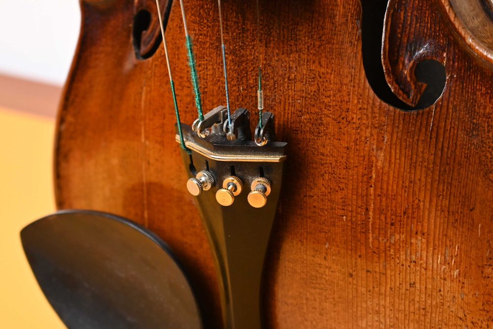 vioara 4/4 intreaga model Nemtesc