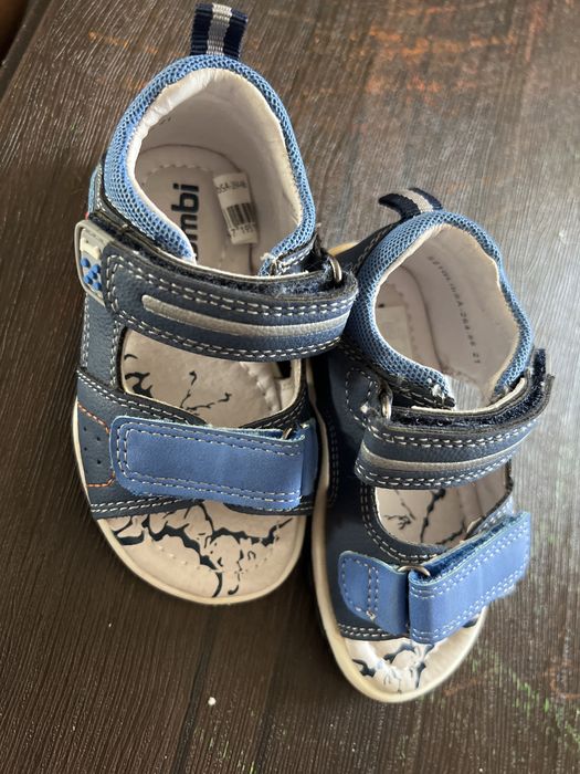 Продам сандали, 21 размера, новые.