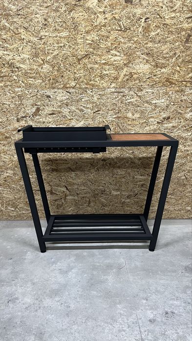 Мангал с рабочей зоной.