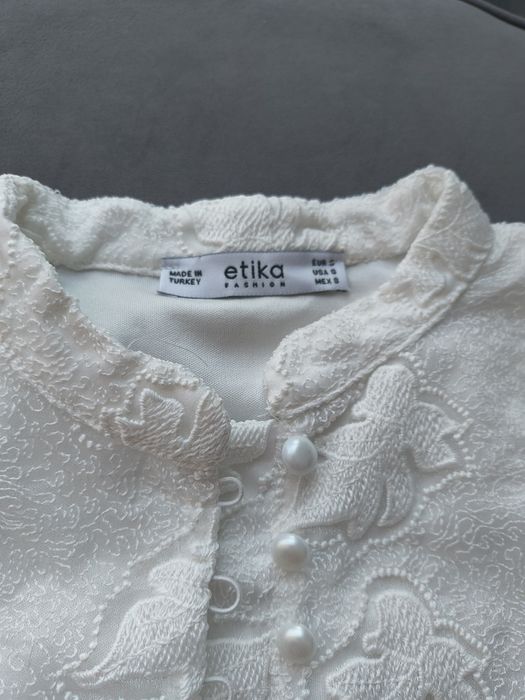 Рокля бяла дантелена