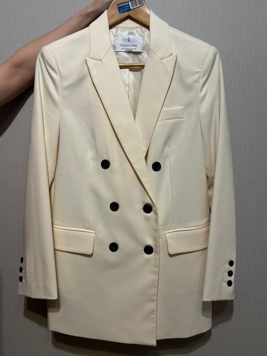 Джинсы и жилет Pull&bear, пиджак Stradivarius