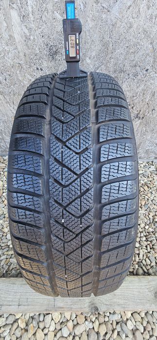 Anvelopa Pirelli 225/60 R17 99H M+S Brigestone 235/45 R18 98V