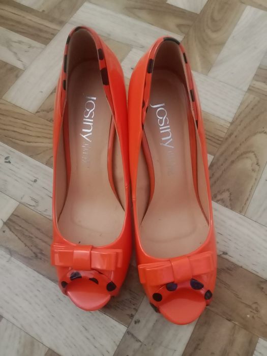 Продам туфли летние