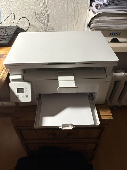 Принтер HP laserJet Pro