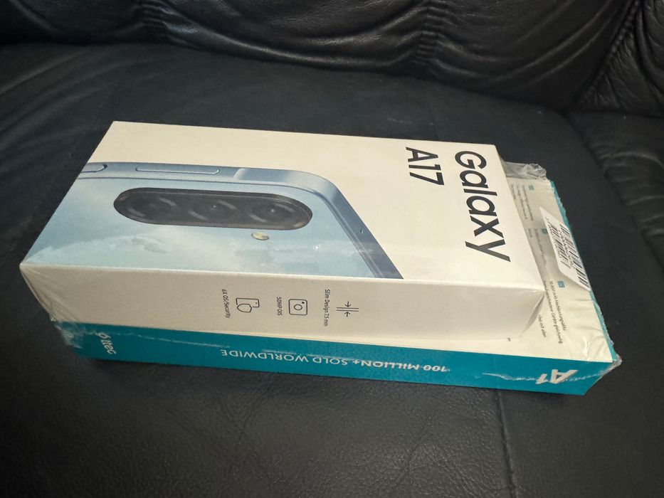 Смартфон Samsung Galaxy A17, 4GB, 128GB, light blue + преносима батерия 10 000 mah+ 24м. гаранция