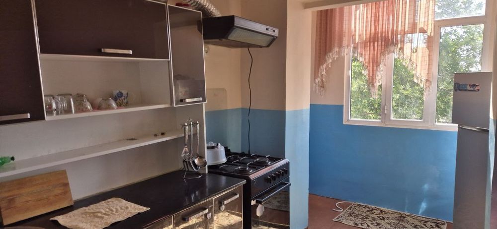 Kvartira Arenda Chilonzor Arnasoy kuchasi 2/4/4 Oyla zags Gishtli dom