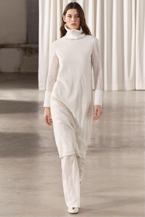 Продам костюм Zara