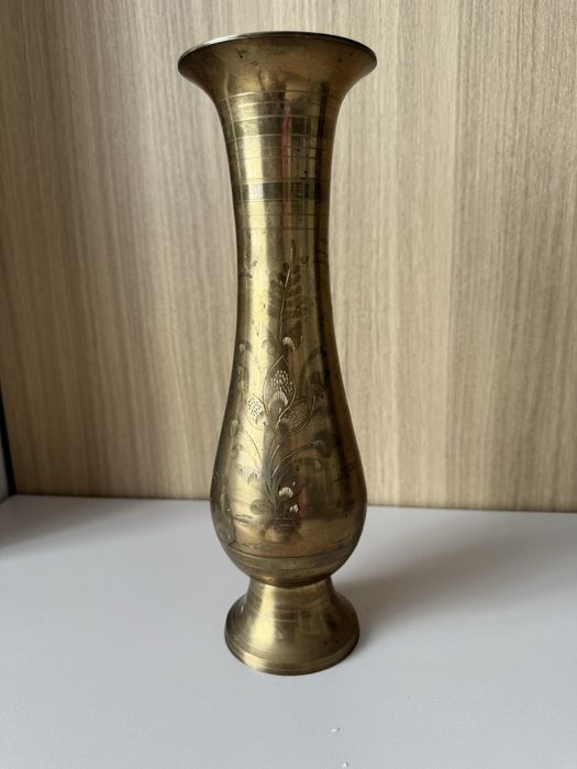 Продам бронзовую индийскую вазу