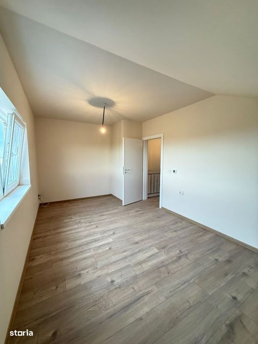 Duplex 4 Camere Cu 3 Dormitoare – Moșnița Nouă, Strada Gaitei 150.000