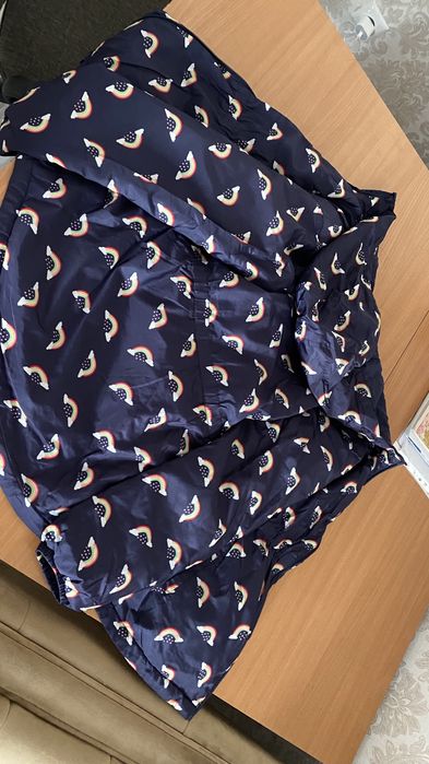 Продам детскую куртку на девочку