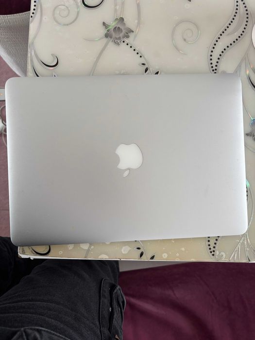 MacBook  Аir 13” (Mid 2017) – i5, 8GB RAM,128GB 256 gb SD карта