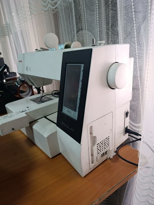 Вышивалная машинка Janome 500
