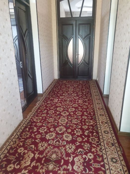 8 sotik hovli 5 xonali uy sotiladi