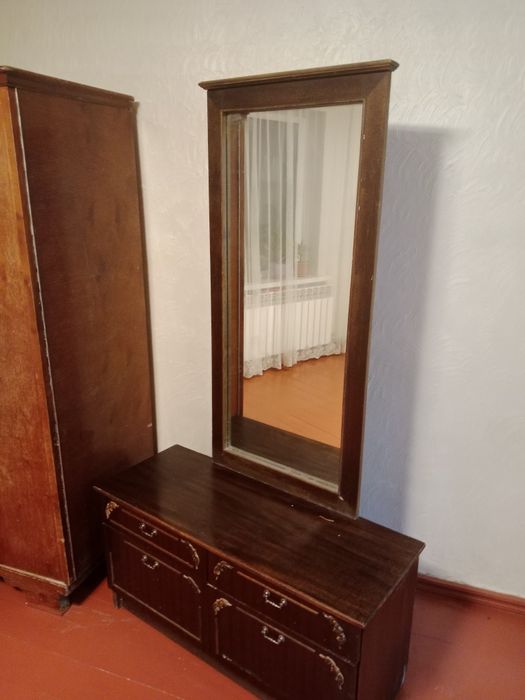 Шкаф бесплатно отдаём