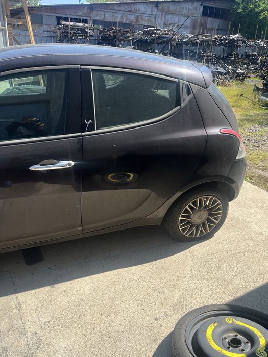 Ланчия Ипсилон/Lancia Ypsilon 2012 на части