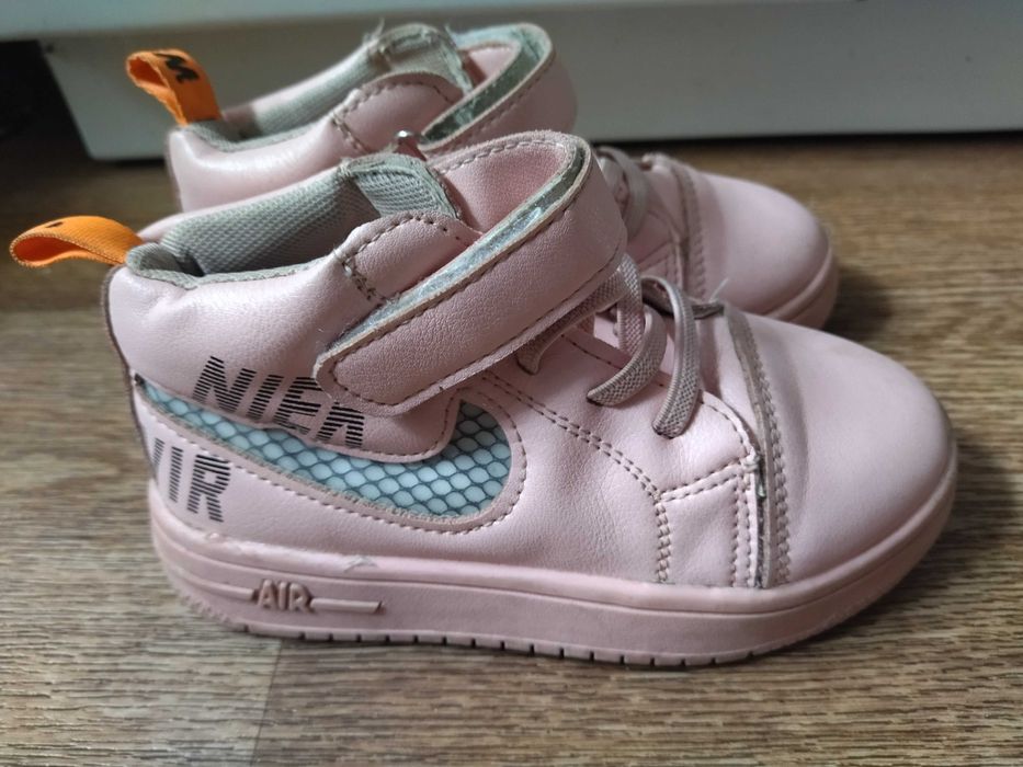 Ботинки на девочку