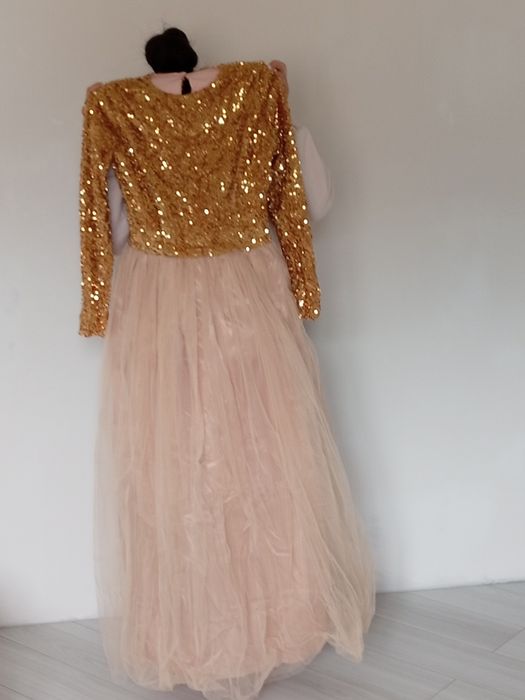 Вечерний платье очень красивое