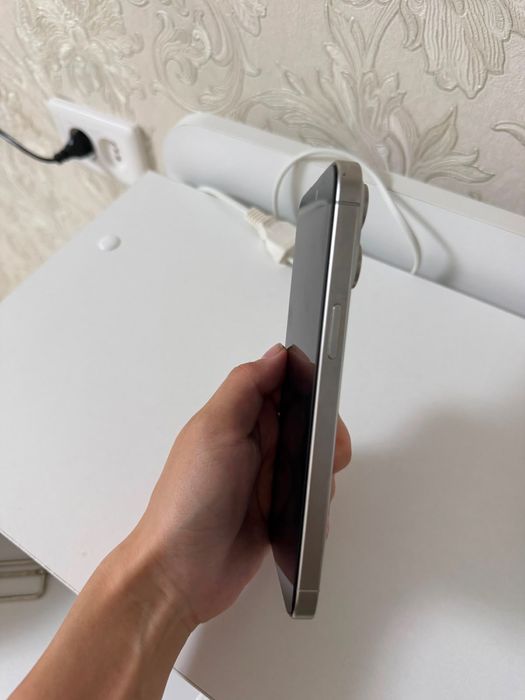 Продам Iphone 15 pro max 256