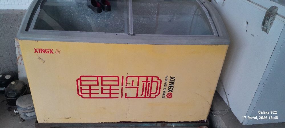 Muzlatgich sotiladi.Bulib tulashga ham beriladi.