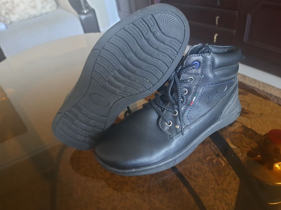 Продам обувь на подростка