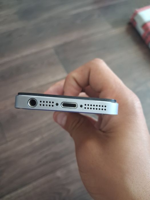 Продам IPHONE 5  16гб